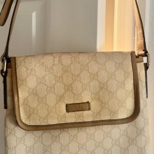 Gucci Beige GG Canvas Crossbody Bag with Leather Trim